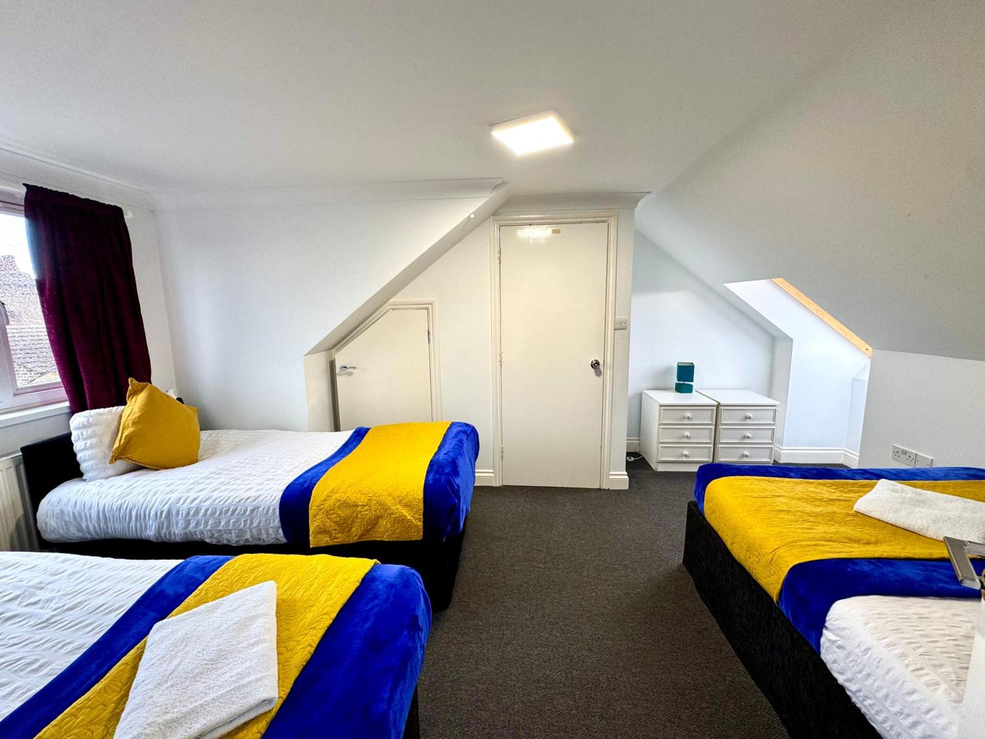 לונדון 3 Bedrooms Spacious House, Separate Reception, 2 Full Bathrooms, Parking, Garden מראה חיצוני תמונה