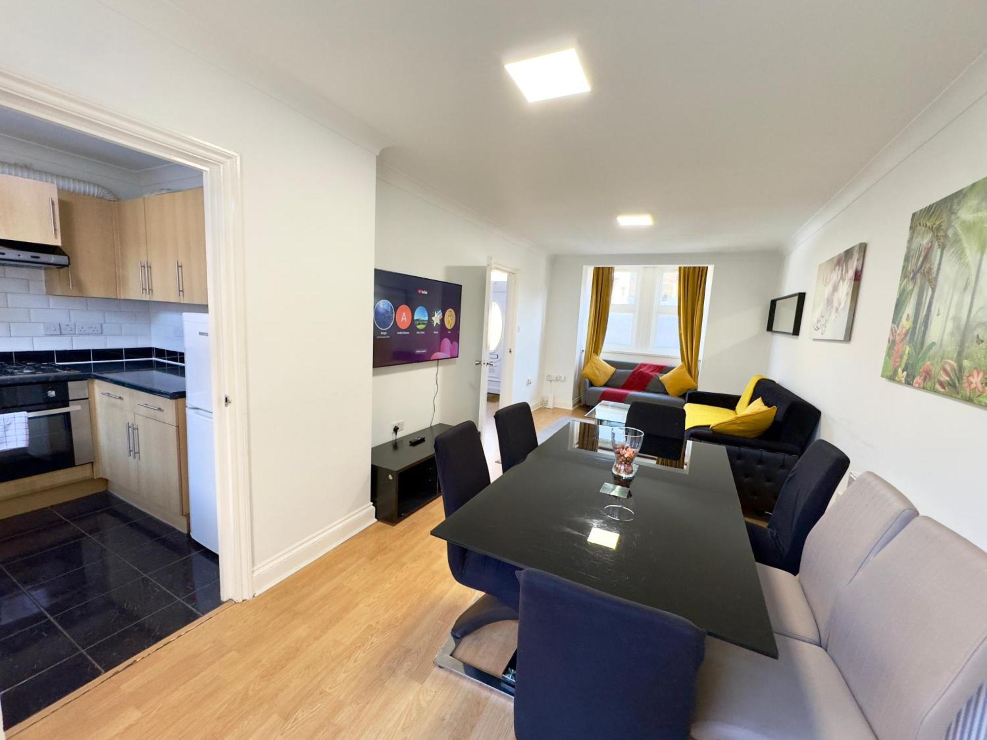 לונדון 3 Bedrooms Spacious House, Separate Reception, 2 Full Bathrooms, Parking, Garden מראה חיצוני תמונה